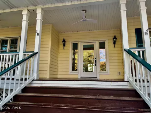 16 Riverview Dr, Beaufort, SC 29907