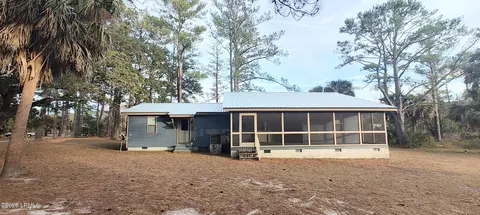 11 Sea Breeze Way, Beaufort, SC 29907