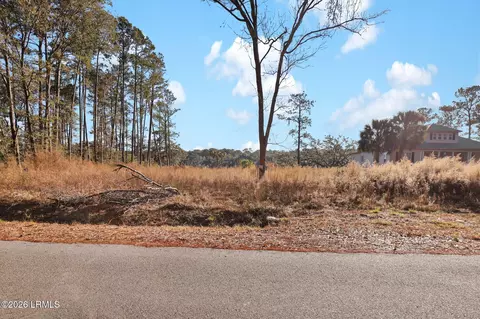 12 E River Dr, Beaufort, SC 29907