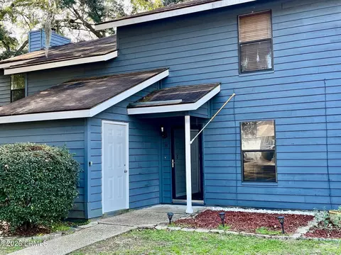 8 Battery Ln, Beaufort, SC 29902