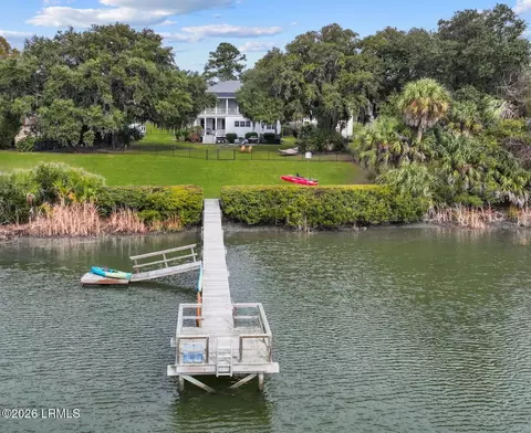 19 Belle Isle Farms Dr, Beaufort, SC 29907