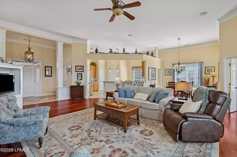 Living - 136 Pinecrest Dr, Bluffton, SC 29910 photo 5 of 5