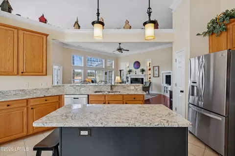 Kitchen - 136 Pinecrest Dr, Bluffton, SC 29910 photo 4 of 4