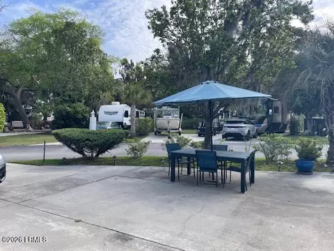 41 Jenkins Rd #166, Hilton Head Island, SC 29926