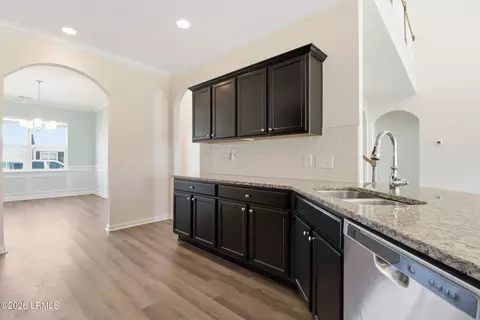 Entry Way - 10 Benton Cir, Bluffton, SC 29910 photo 4 of 9