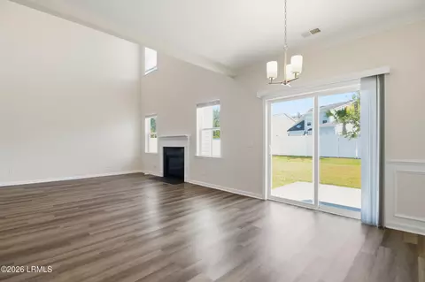 Living - 10 Benton Cir, Bluffton, SC 29910 photo 1 of 7