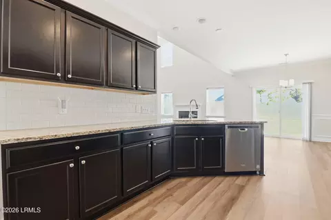 Kitchen - 10 Benton Cir, Bluffton, SC 29910 photo 2 of 3