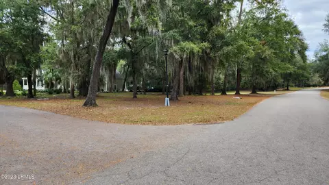 2 Long Pond Dr N, Beaufort, SC 29907