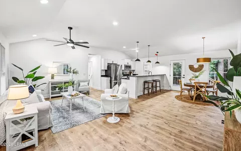 15 Hilda Ave, Beaufort, SC 29907