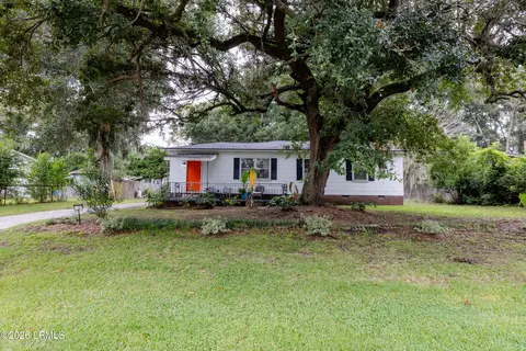 6 Gay Dr, Beaufort, SC 29907
