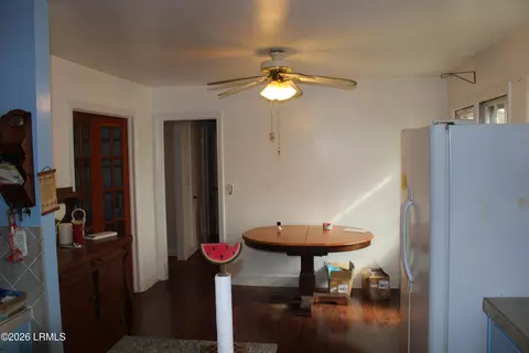 Dining - 603 4th St W, Hampton, SC 29924 photo 1 of 2