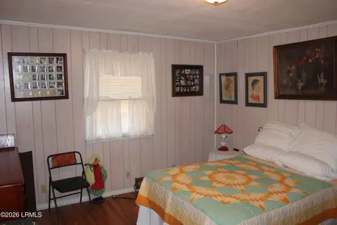 Bedroom - 603 4th St W, Hampton, SC 29924 photo 2 of 4