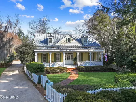 109 Five Oaks Cir, Beaufort, SC 29902