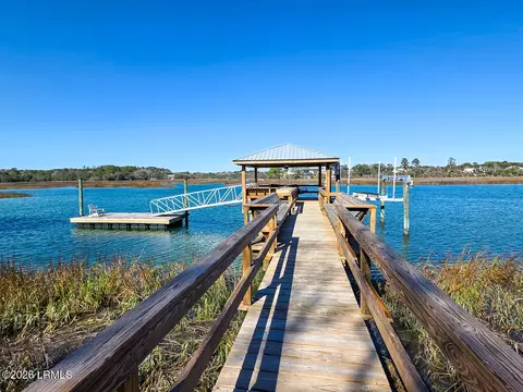 1095 Otter Cir, Beaufort, SC 29902