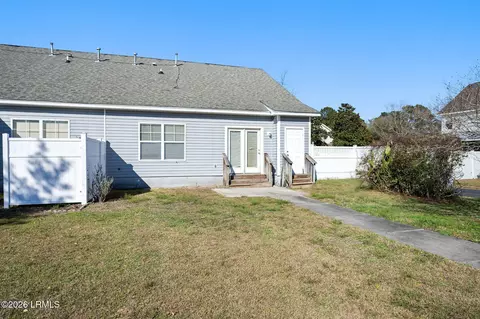 Exterior - 81 3rd Ave, Bluffton, SC 29910 photo 4 of 5