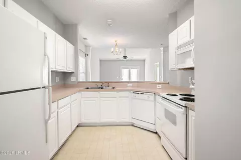 Kitchen - 81 3rd Ave, Bluffton, SC 29910 photo 2 of 5