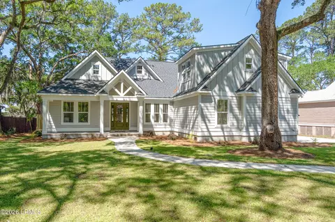 61 Tuscarora Ave, Beaufort, SC 29907