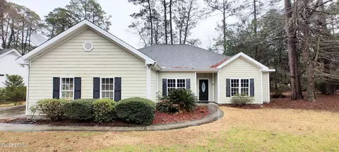 4 Turtle Ln, Beaufort, SC 29907