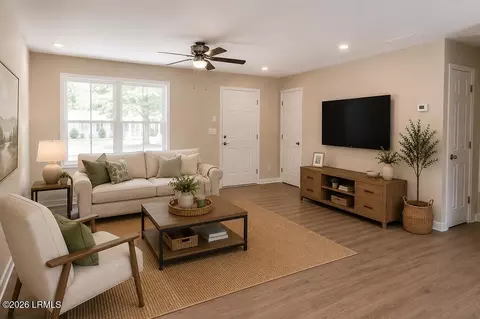 Living - 310 Kathy Ave, Hampton, SC 29924 photo 3 of 3