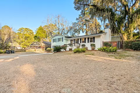 505 Center Dr W, Beaufort, SC 29902