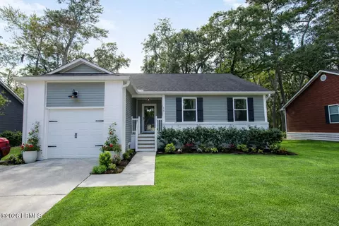 15 Canopy Ln, Saint Helena Island, SC 29920