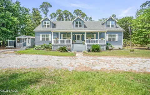 72 Mcteer Dr, Saint Helena Island, SC 29920