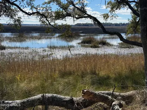 74 Downing Dr, Beaufort, SC 29907