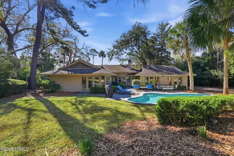 28 W Beach Lagoon Rd, Hilton Head Island, SC 29928