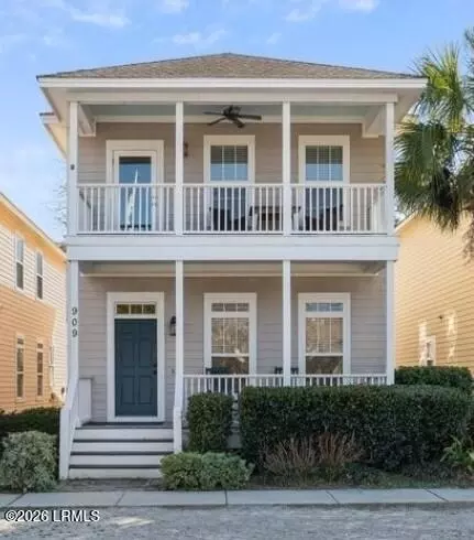 909 12th St, Port Royal, SC 29935