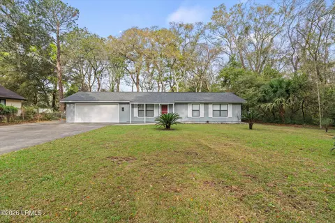 11 Wiggins Rd, Beaufort, SC 29907