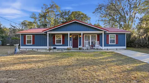 27 Gay Dr, Beaufort, SC 29907