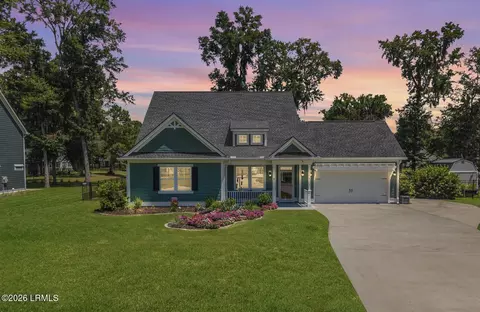 8 Fox Sparrow Rd, Beaufort, SC 29907