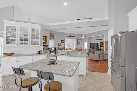 Kitchen - 169 Pinecrest Dr, Bluffton, SC 29910 photo 2 of 5