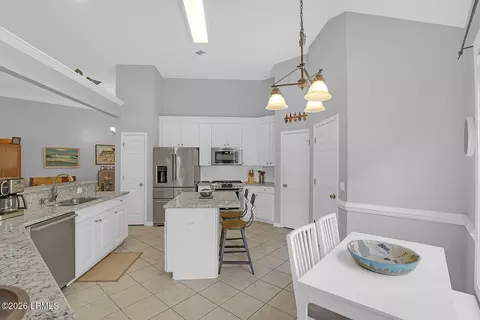 Kitchen - 169 Pinecrest Dr, Bluffton, SC 29910 photo 3 of 5