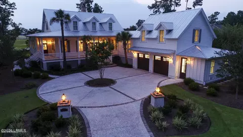 1448 Gleasons Landing Dr, Saint Helena Island, SC 29920