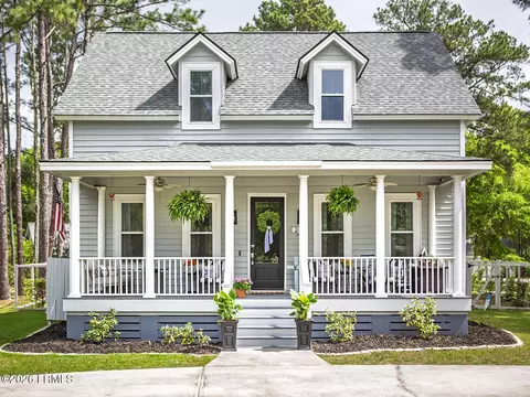 277 Pleasant Point Dr, Beaufort, SC 29907