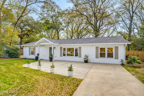 8 Blythewood Rd, Beaufort, SC 29907
