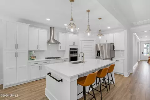 Kitchen - 10 Runner Stone Rd, Bluffton, SC 29909 photo 3 of 7
