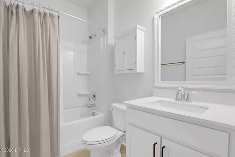 Bath - 10 Runner Stone Rd, Bluffton, SC 29909 photo 3 of 4