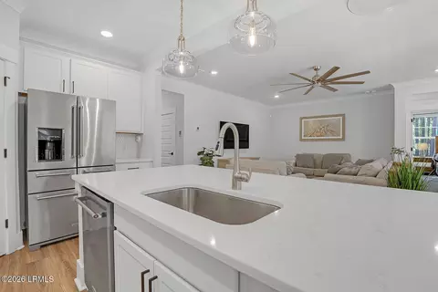 Kitchen - 10 Runner Stone Rd, Bluffton, SC 29909 photo 6 of 7