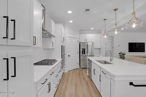 Kitchen - 10 Runner Stone Rd, Bluffton, SC 29909 photo 2 of 7