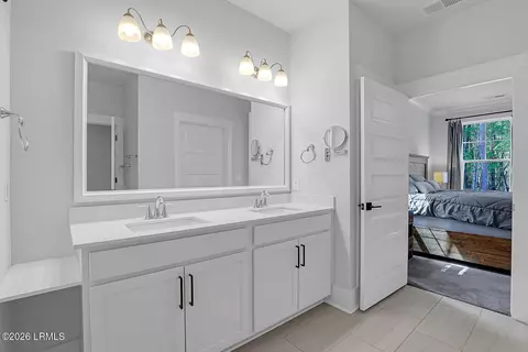 Bath - 10 Runner Stone Rd, Bluffton, SC 29909 photo 2 of 4
