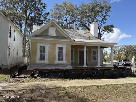 6 Meridian Rd, Beaufort, SC 29907