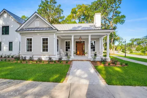 6 Meridian Rd, Beaufort, SC 29907