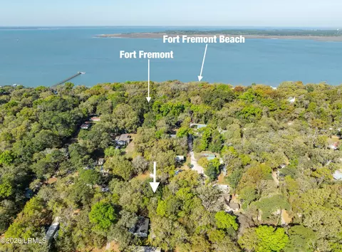 17 Triangle Rd, Saint Helena Island, SC 29920
