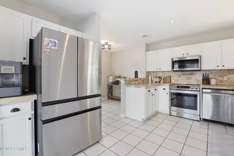 Kitchen - 36 Sandy Pointe Dr, Bluffton, SC 29910 photo 1 of 4