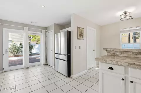 Kitchen - 36 Sandy Pointe Dr, Bluffton, SC 29910 photo 2 of 4