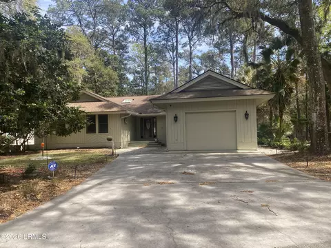 2 Sweet Gum Ln, Hilton Head Island, SC 29928