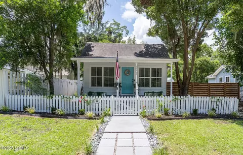 1002 Wilmington St, Beaufort, SC 29902