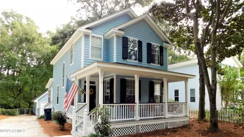 15 Meridian Rd, Beaufort, SC 29907